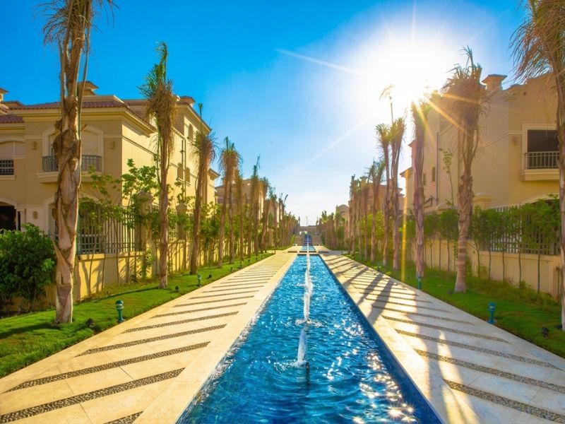 كمبوند الباتيو 5 ايست الشروق